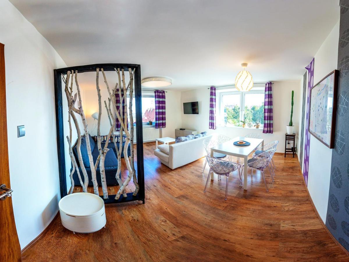 Apartment Pod Sychrovem ปราก ภายนอก รูปภาพ